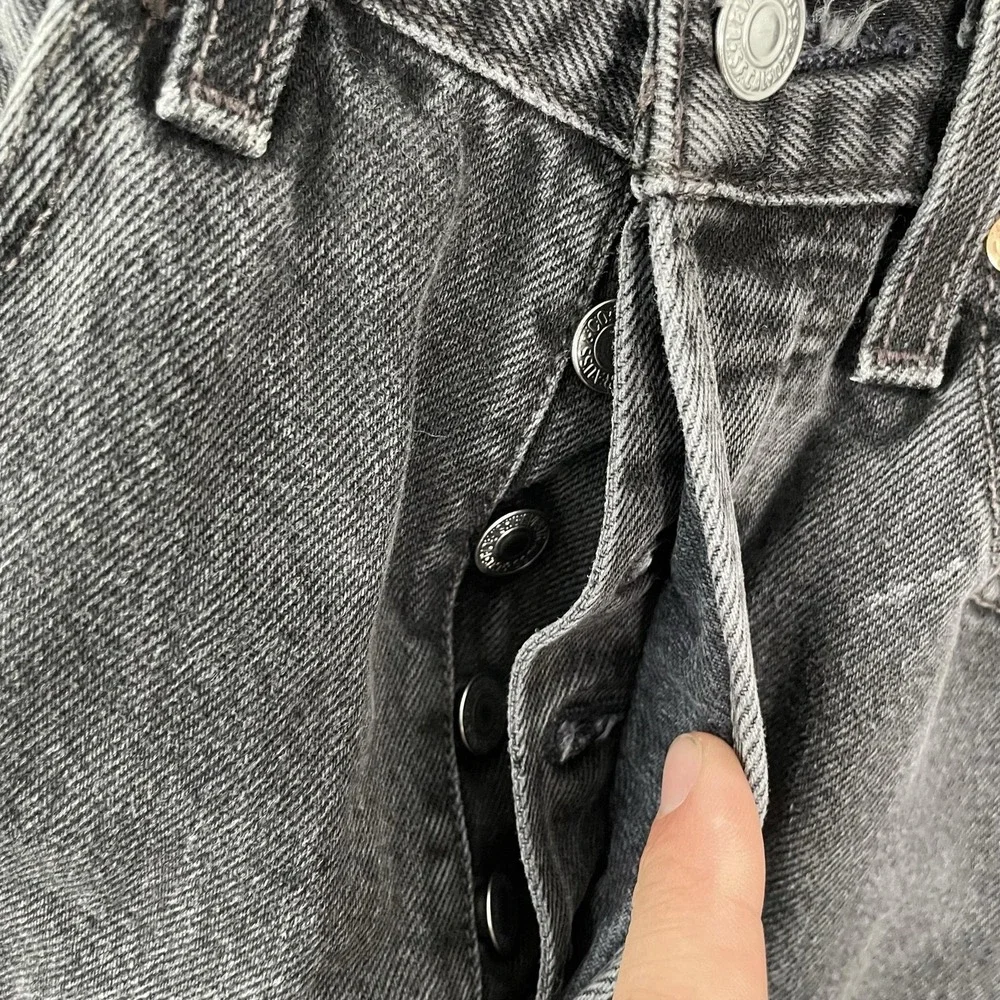 Vintage Levis 501 Jeans Men 31x34 Faded Black Wash Button Fly Straight Leg Denim